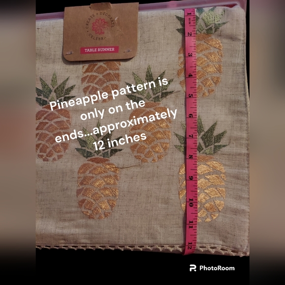 Embroidered Pineapple Tablerunner NWT - Picture 6 of 9